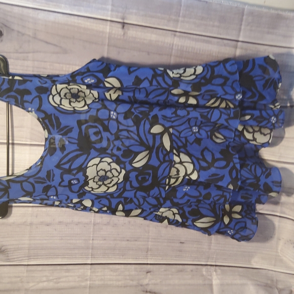 Karen Zambos Tops - Floral teared tunic shear 1X